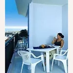 Cozy With Pool-beahost شقة