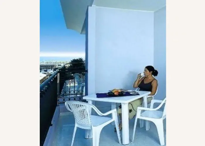 Cozy With Pool-beahost Apartment